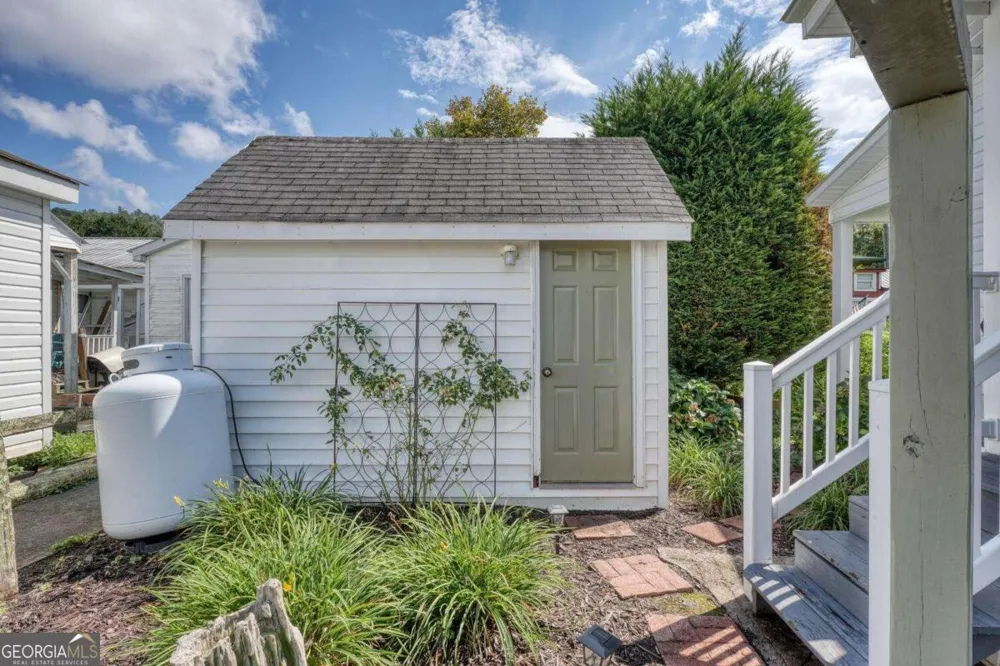 4353 Riverbank RUN Hiawassee, GA 30546