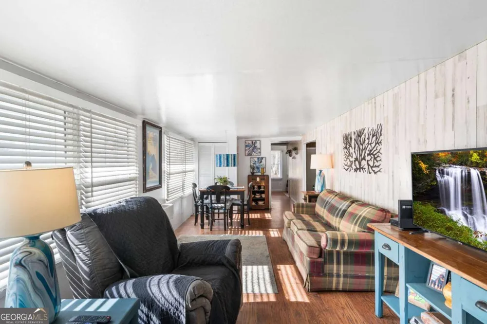 4117 Riverbank RUN Hiawassee, GA 30546