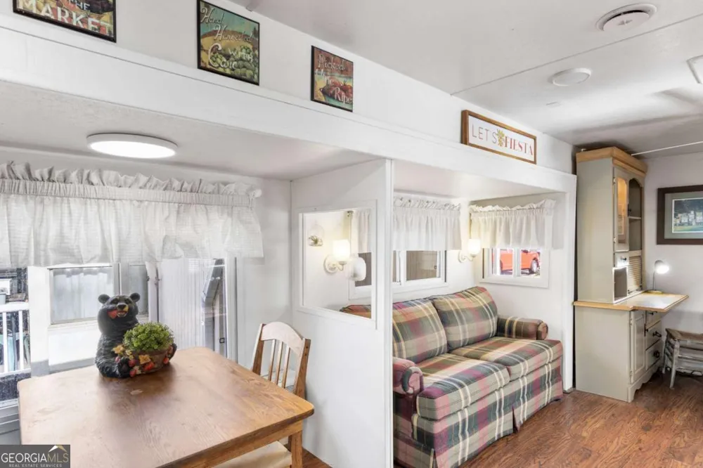 4117 Riverbank RUN Hiawassee, GA 30546