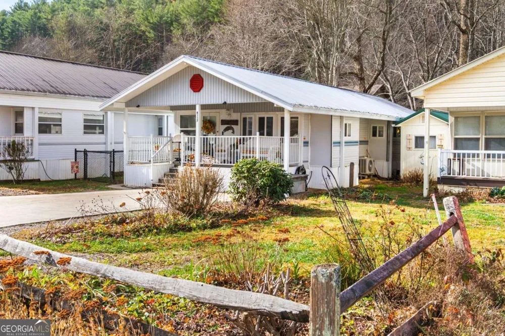 4117 Riverbank RUN Hiawassee, GA 30546