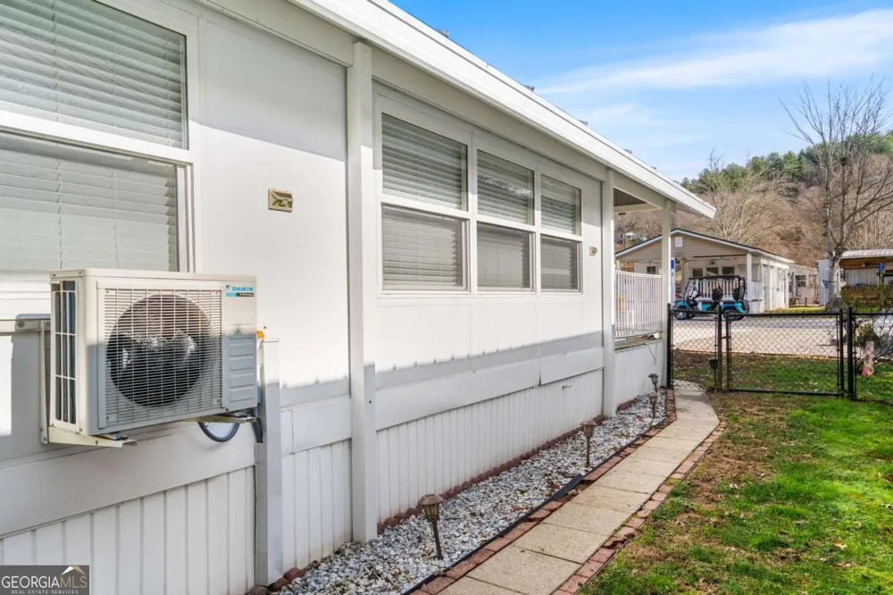 4117 Riverbank RUN Hiawassee, GA 30546