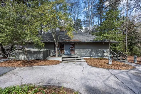 1441 Oak Creek Circle