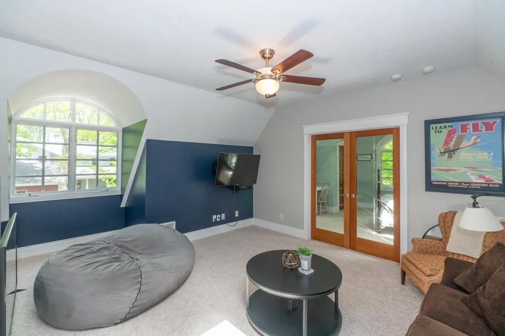 10543 Lakeshore Drive Grand Haven Charter Township, MI 49460