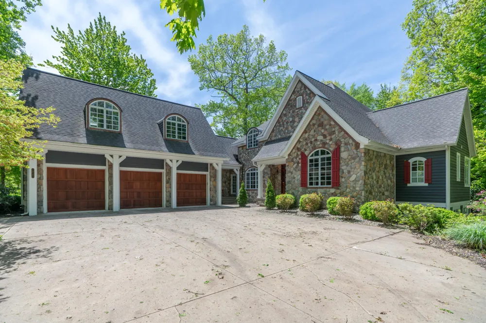 10543 Lakeshore Drive Grand Haven Charter Township, MI 49460