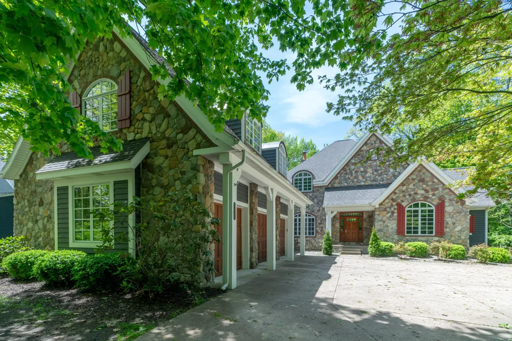 10543 Lakeshore Drive Grand Haven Charter Township, MI 49460