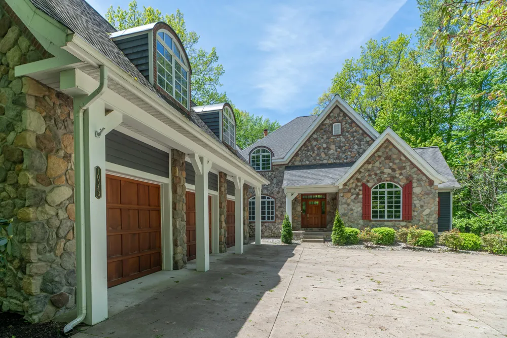 10543 Lakeshore Drive Grand Haven Charter Township, MI 49460