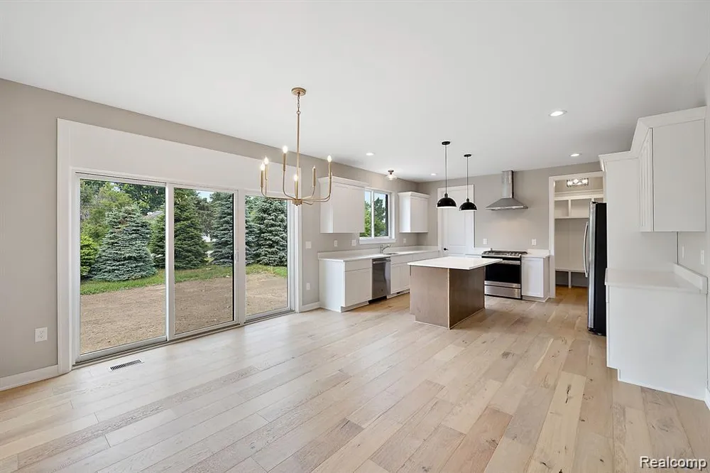 34914 Cardinal Lane Richmond City, MI 48062