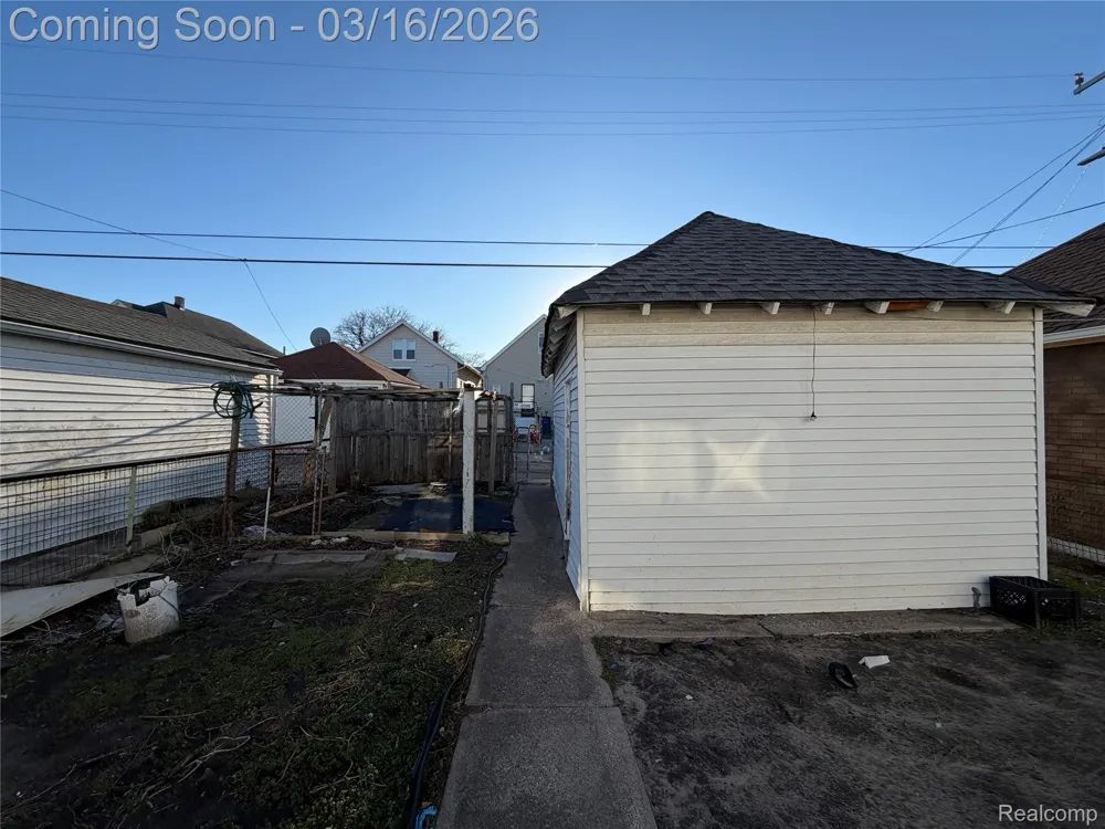12091 Sobieski Street Hamtramck City, MI 48212