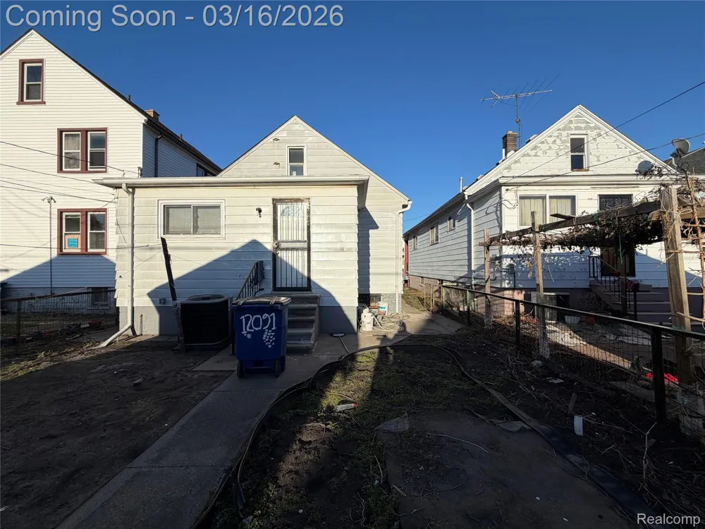 12091 Sobieski Street Hamtramck City, MI 48212