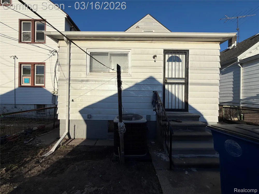 12091 Sobieski Street Hamtramck City, MI 48212