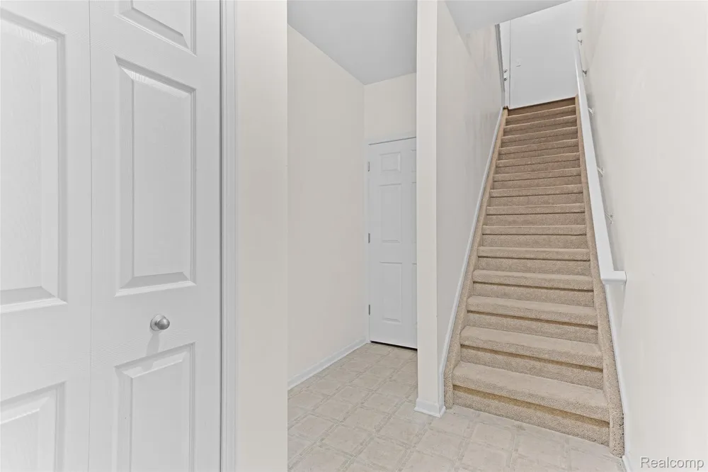 208 Amys Walk Auburn Hills City, MI 48326