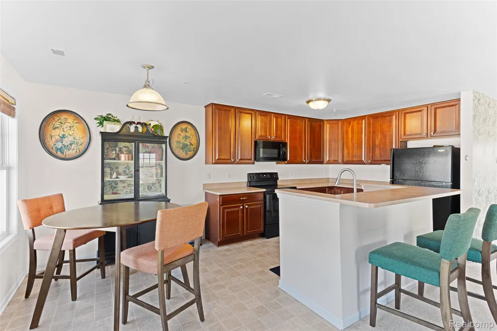 208 Amys Walk Auburn Hills City, MI 48326