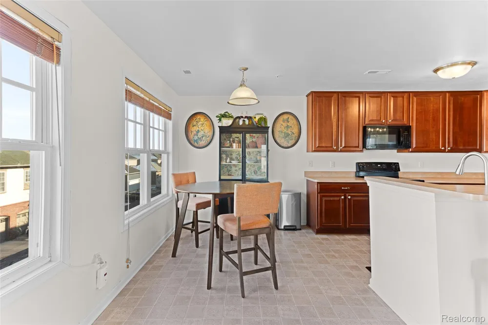 208 Amys Walk Auburn Hills City, MI 48326
