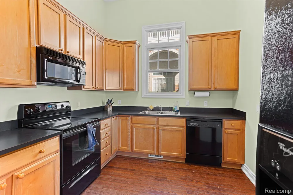 208 Amys Walk Auburn Hills City, MI 48326