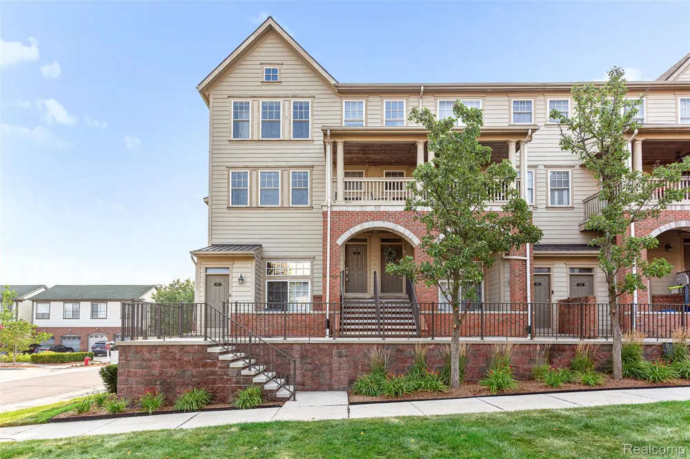 208 Amys Walk Auburn Hills City, MI 48326