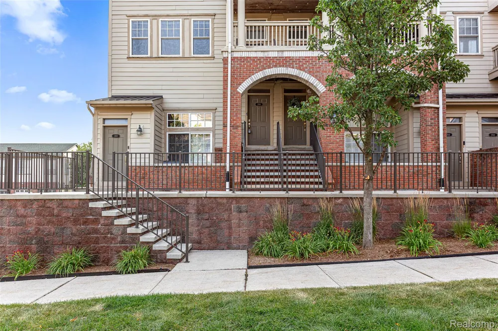 208 Amys Walk Auburn Hills City, MI 48326