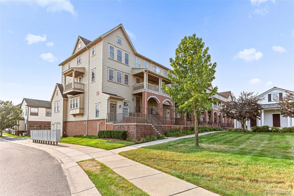 208 Amys Walk Auburn Hills City, MI 48326