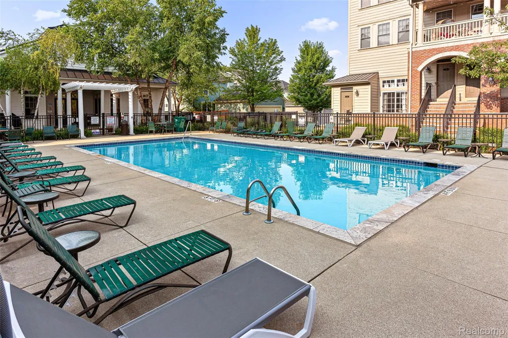 208 Amys Walk Auburn Hills City, MI 48326