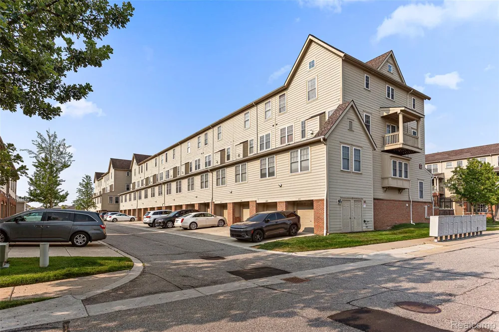 208 Amys Walk Auburn Hills City, MI 48326