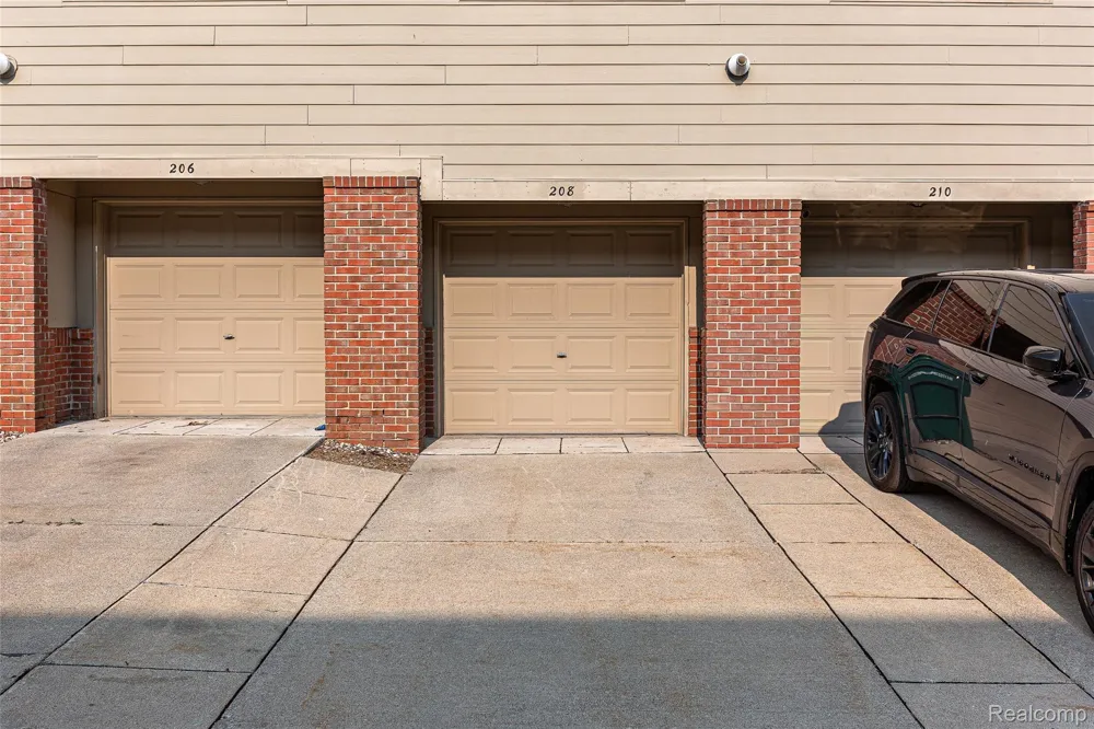208 Amys Walk Auburn Hills City, MI 48326