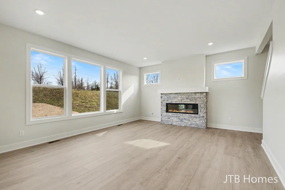 5911 Valley Point Drive SE Caledonia Township, MI 49316