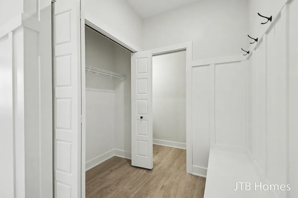 5911 Valley Point Drive SE Caledonia Township, MI 49316