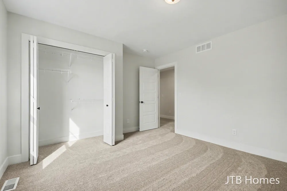 5911 Valley Point Drive SE Caledonia Township, MI 49316