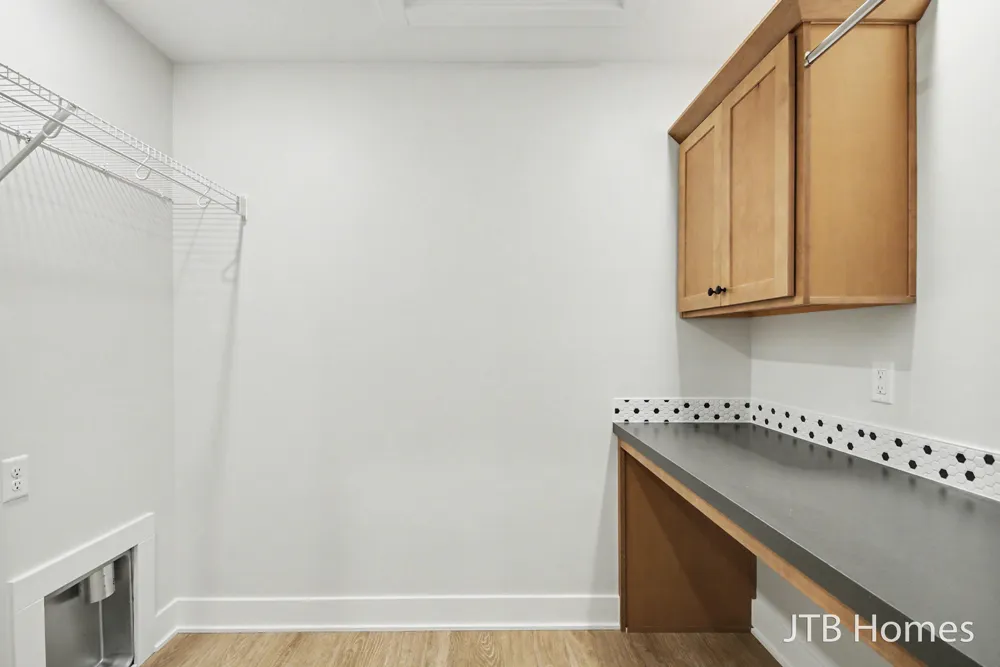 5911 Valley Point Drive SE Caledonia Township, MI 49316