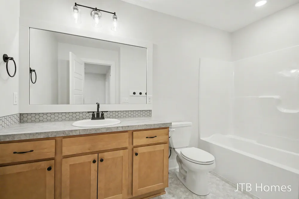 5911 Valley Point Drive SE Caledonia Township, MI 49316