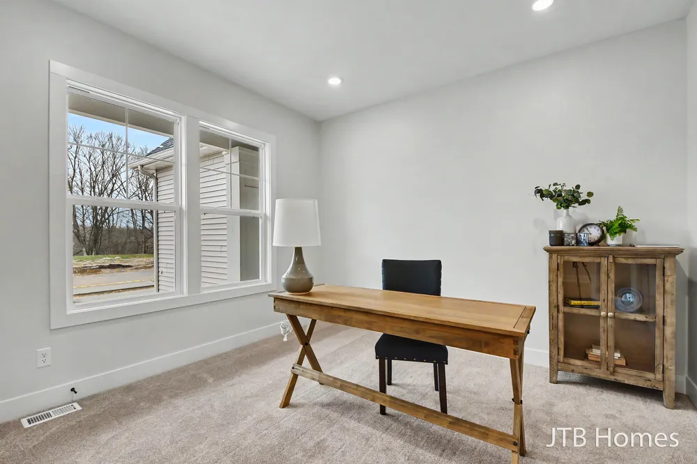 5911 Valley Point Drive SE Caledonia Township, MI 49316