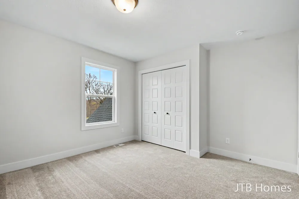 5911 Valley Point Drive SE Caledonia Township, MI 49316