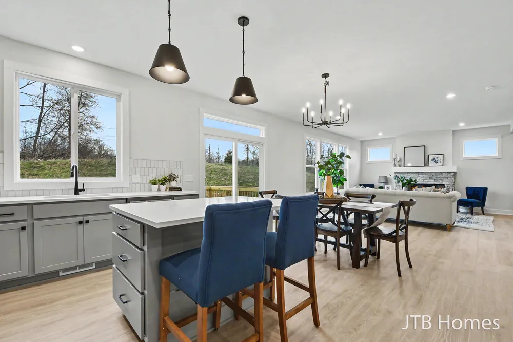 5911 Valley Point Drive SE Caledonia Township, MI 49316
