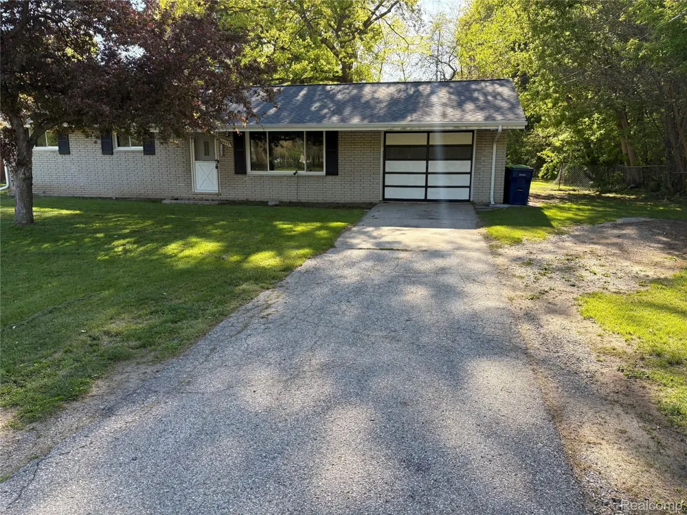 6644 Dorwood Road Bridgeport Charter Township, MI 48601