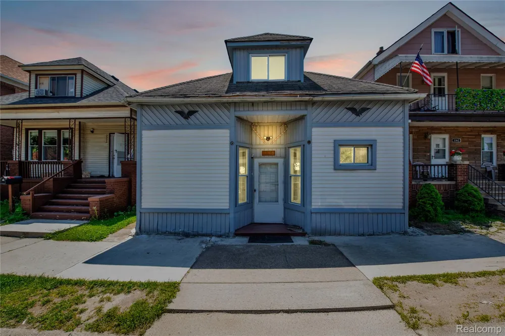 3368 Evaline Street Hamtramck City, MI 48212
