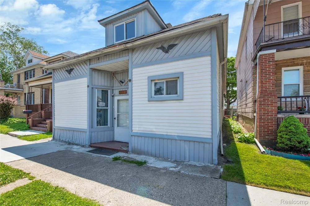 3368 Evaline Street Hamtramck City, MI 48212