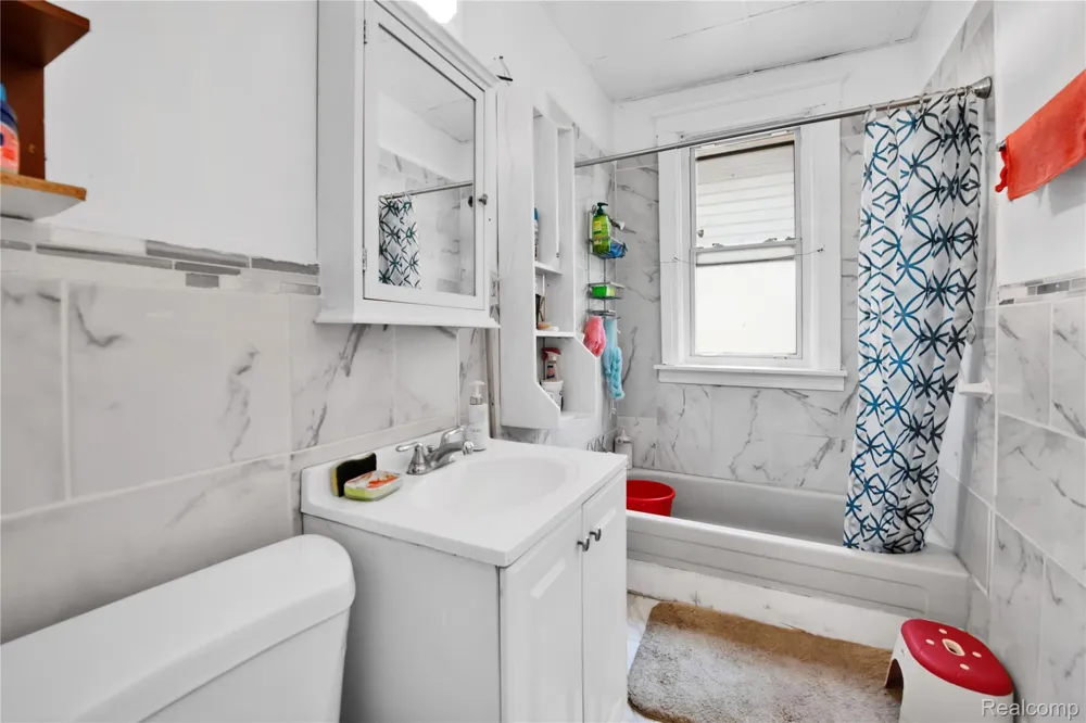 3368 Evaline Street Hamtramck City, MI 48212