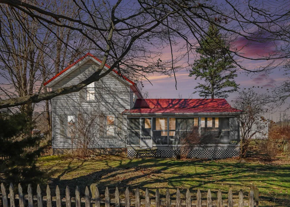 8004 W W AVENUE Prairie Ronde Township, MI 49087