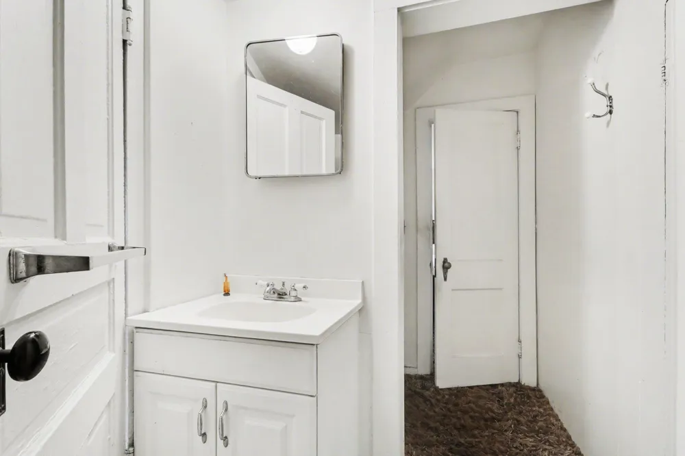 8004 W W AVENUE Prairie Ronde Township, MI 49087