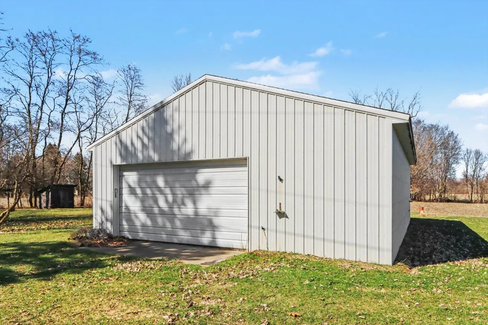 8004 W W AVENUE Prairie Ronde Township, MI 49087