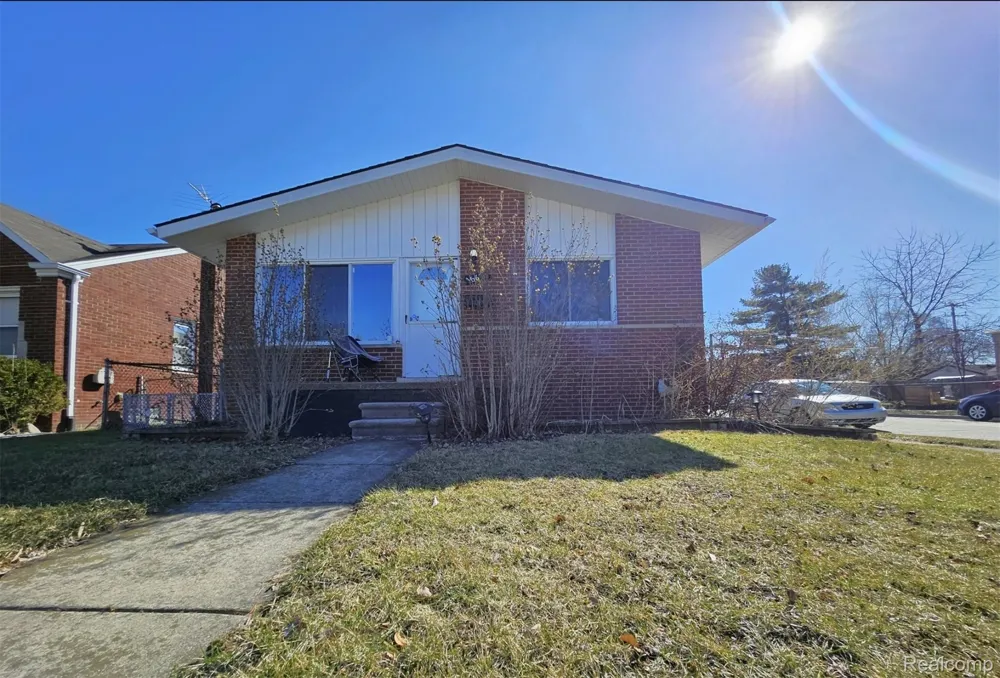 16830 S Stephens Drive E Eastpointe City, MI 48021