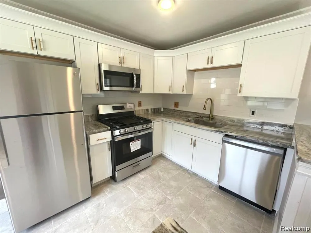 16830 S Stephens Drive E Eastpointe City, MI 48021