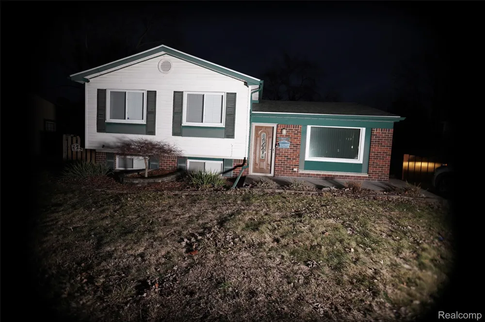 15777 Harrison Romulus City, MI 48174