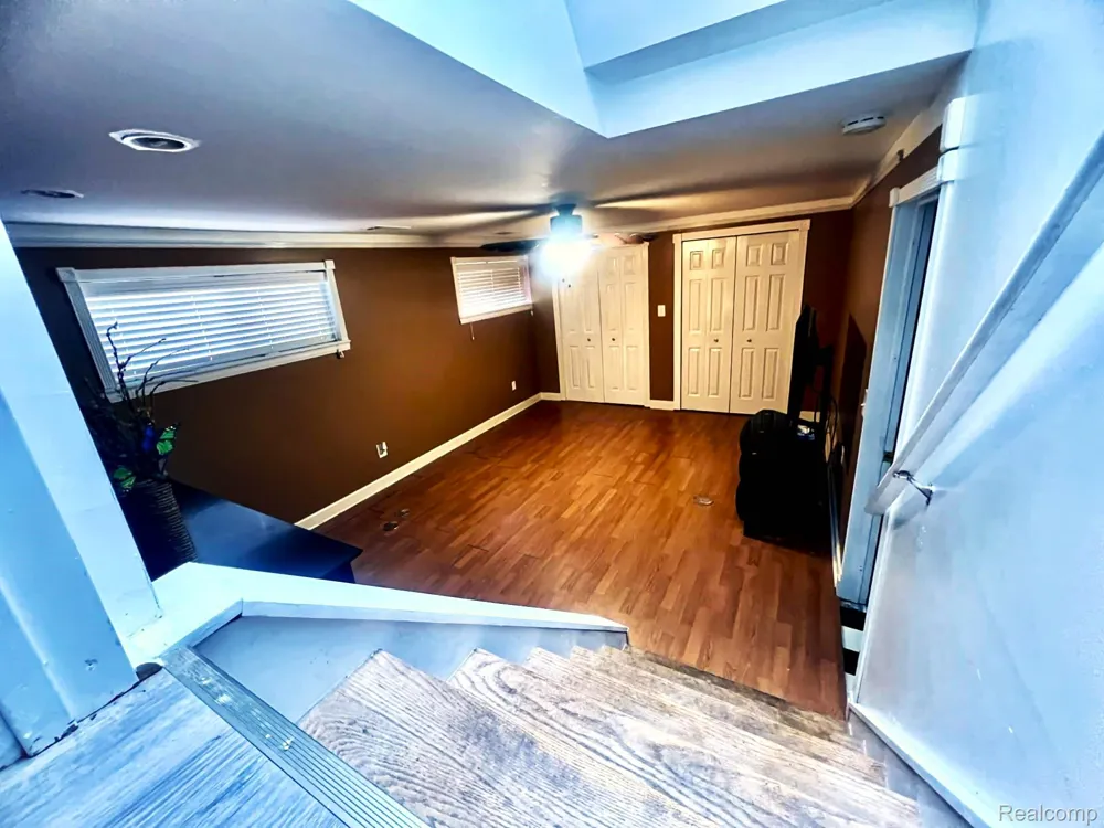 15777 Harrison Romulus City, MI 48174