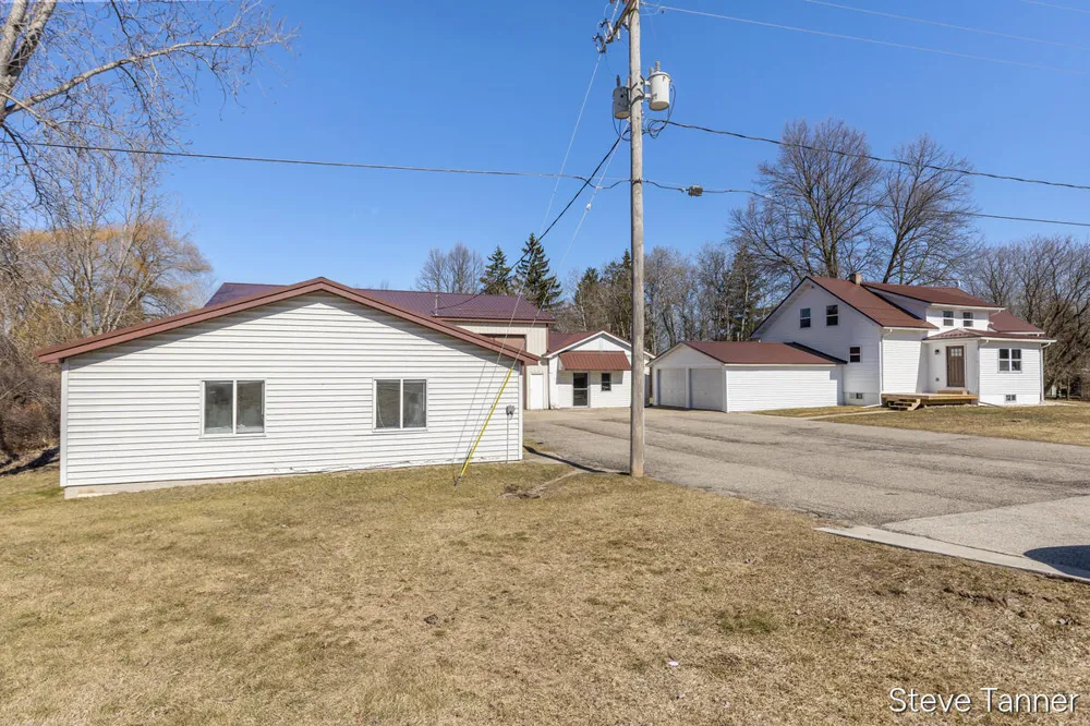 5423 E Howard City-Edmore Home Township, MI 48829