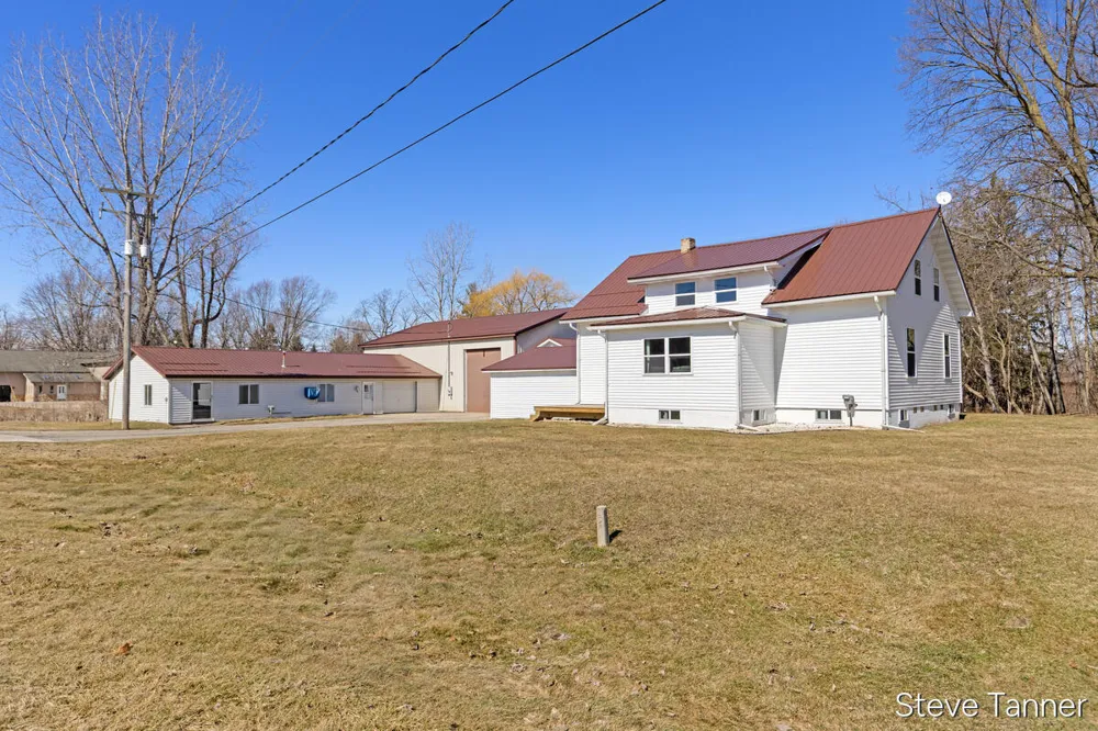 5423 E Howard City-Edmore Home Township, MI 48829