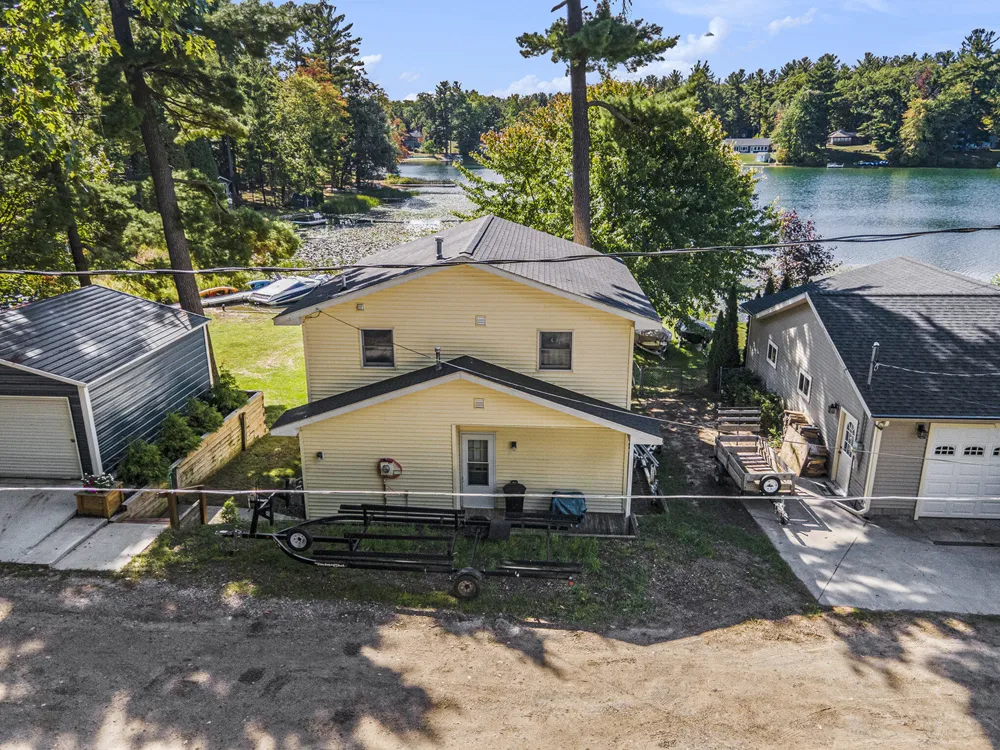 6271 10th Street Cedar Creek Township, MI 49457