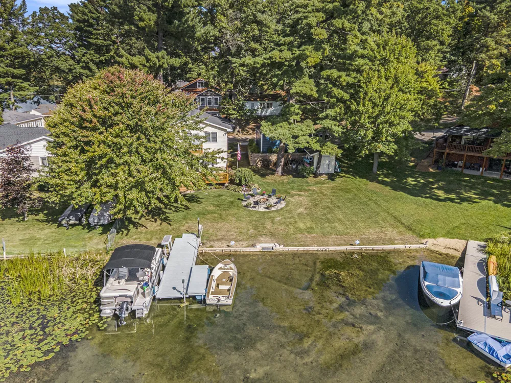 6271 10th Street Cedar Creek Township, MI 49457
