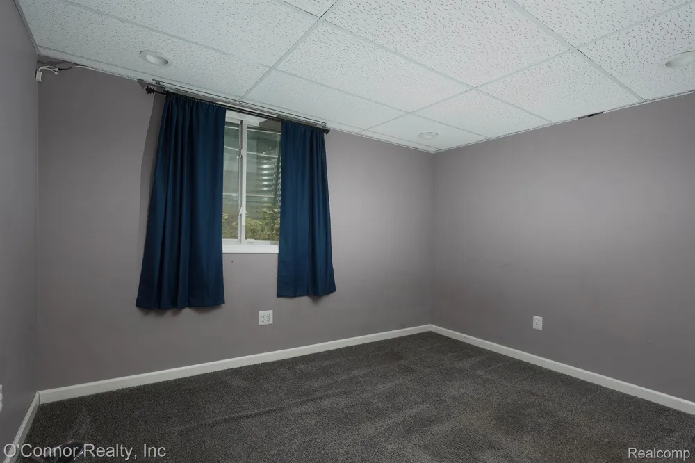 955 Covington Marysville City, MI 48040