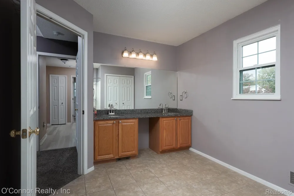 955 Covington Marysville City, MI 48040