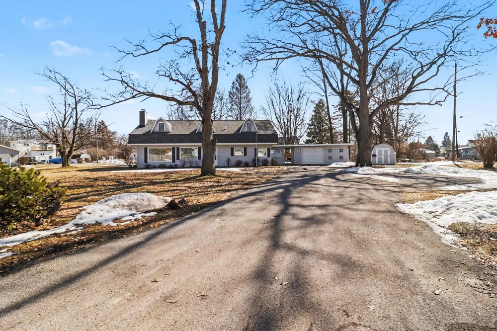 709 New William Street Ludington City, MI 49431